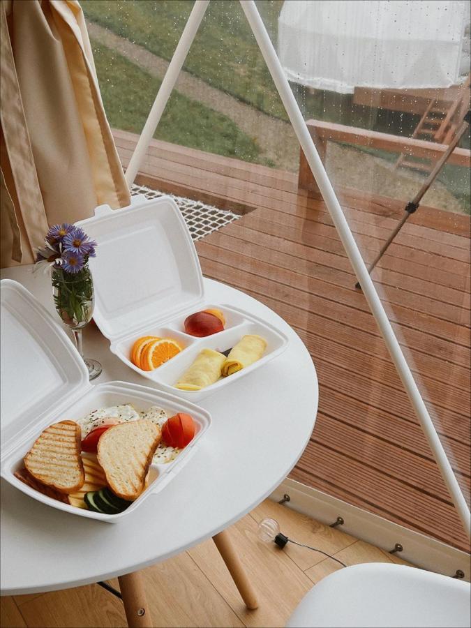 Глемпінг Де Вайб Hotell Vorochta Exteriör bild