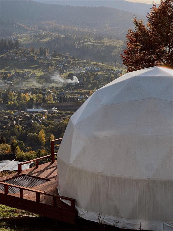 Глемпінг Де Вайб Hotell Vorochta Exteriör bild