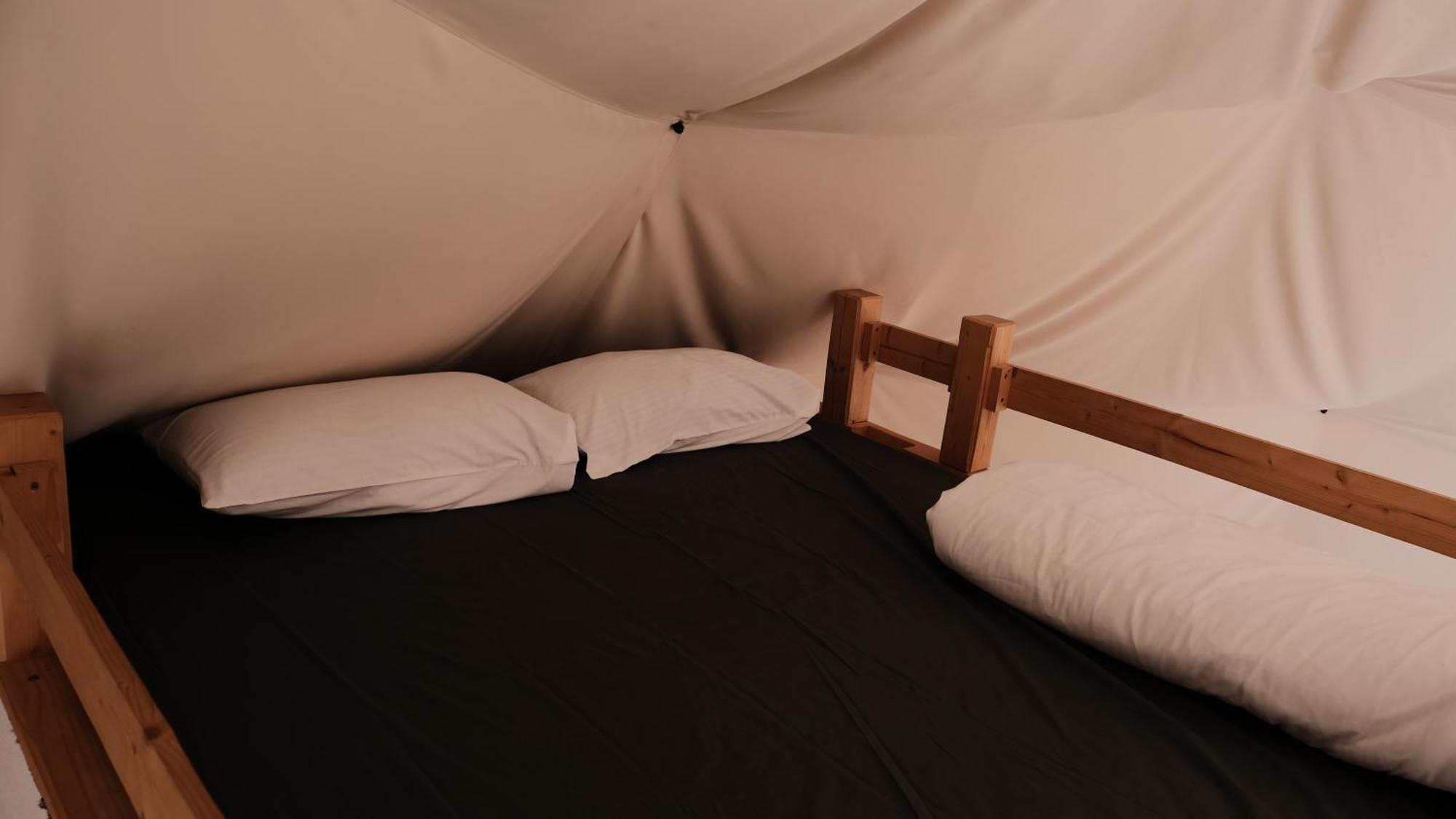 Глемпінг Де Вайб Hotell Vorochta Rum bild
