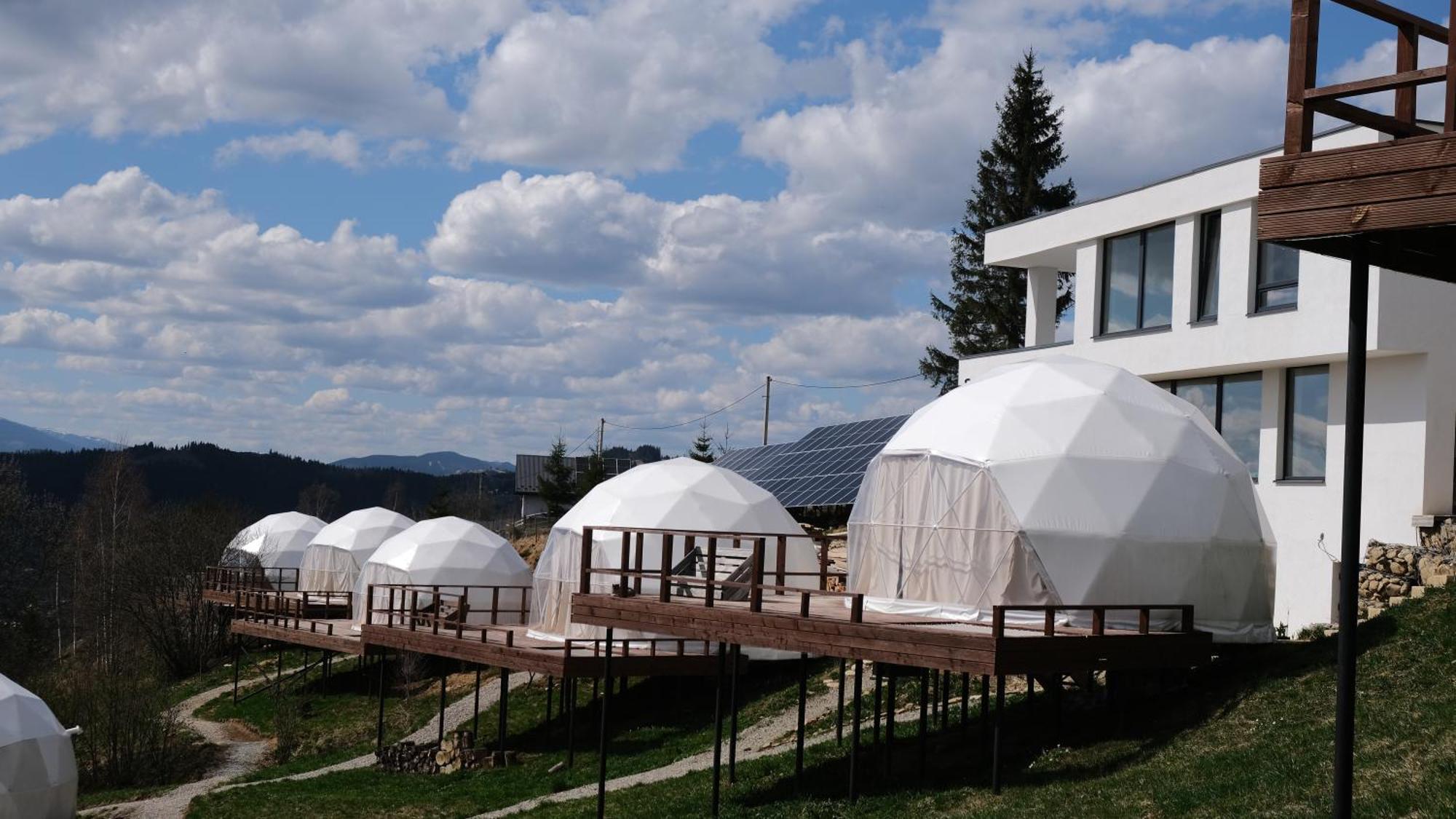 Глемпінг Де Вайб Hotell Vorochta Exteriör bild