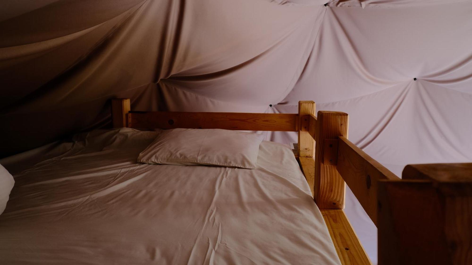 Глемпінг Де Вайб Hotell Vorochta Rum bild