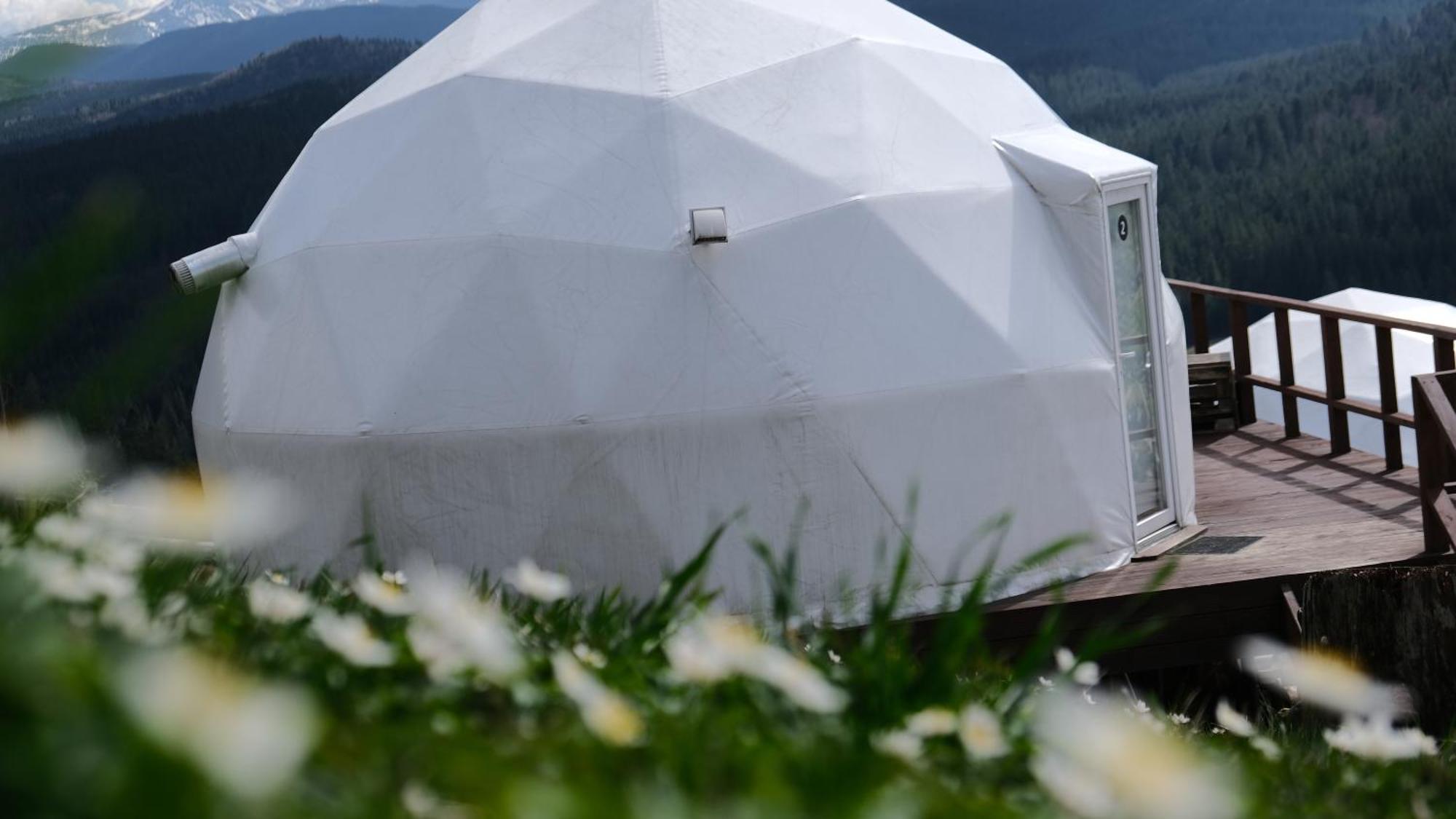 Глемпінг Де Вайб Hotell Vorochta Exteriör bild